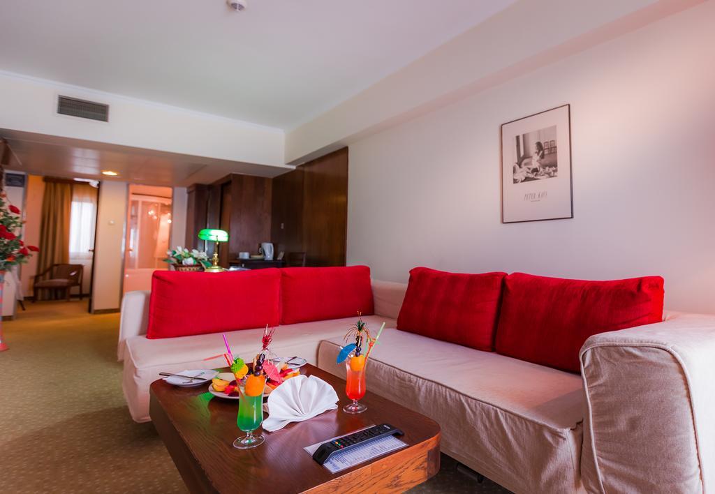 Derici Hotel Kusadasi Luaran gambar